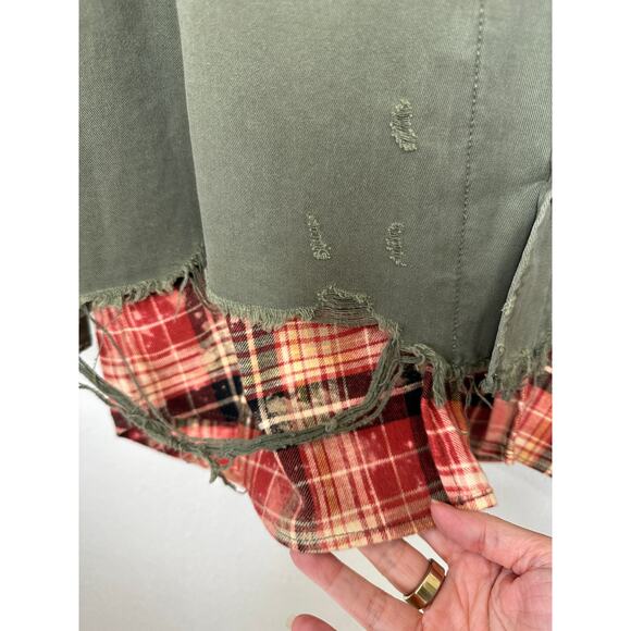 NWT Redemption Handmade Distressed Olive Military Shirt with Plaid Hem 44 / M - Picture 7 of 14
